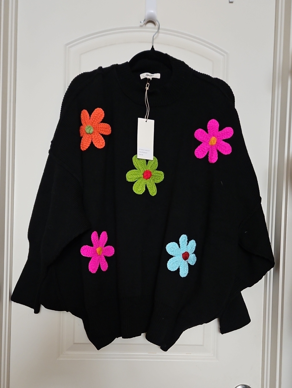 207:  BLUEVELVET NWT SWEATER BLACK (H6)